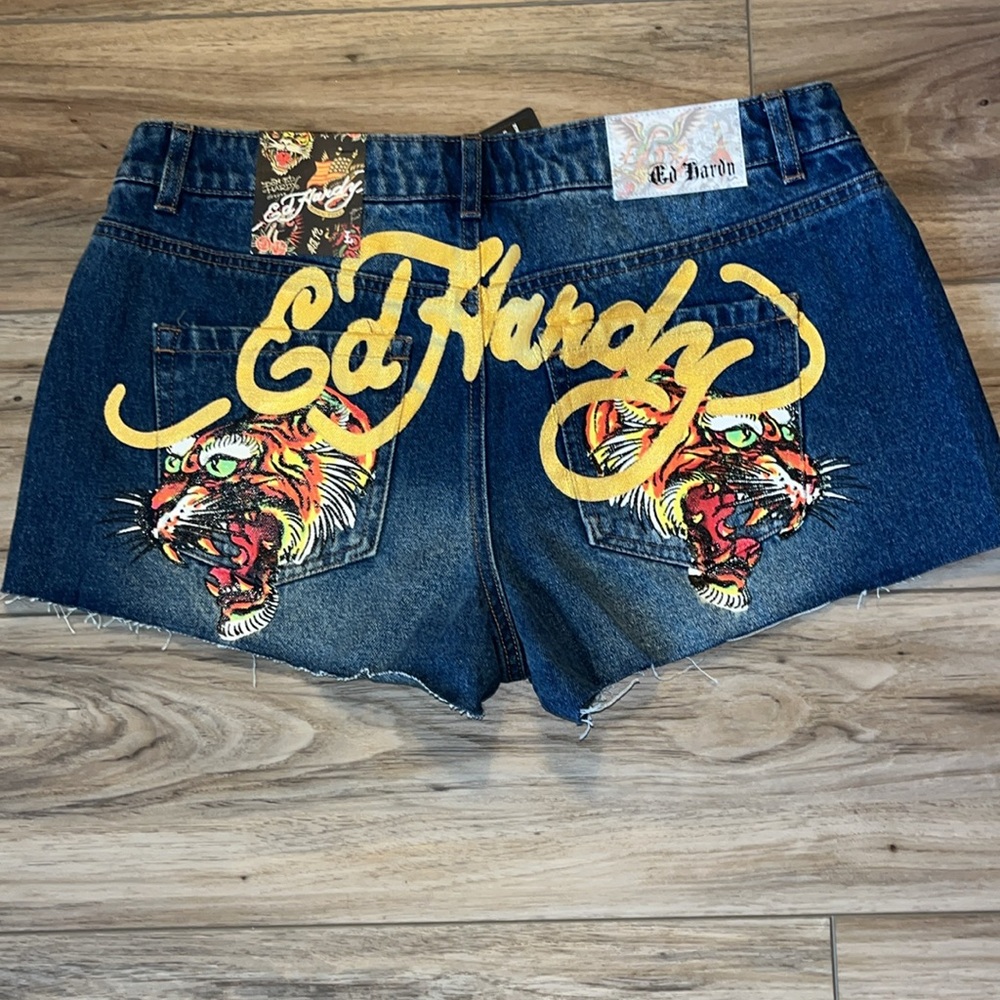 Ed Hardy Tiger Denim Shorts NWT Y2K Tattoo Graphic Raw Hem Women’s Large